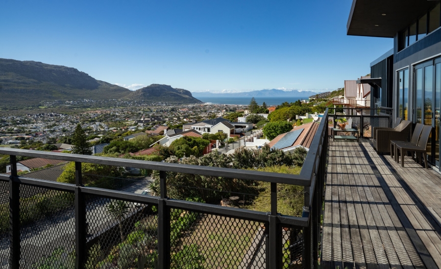 4 Bedroom Property for Sale in Fish Hoek Western Cape
